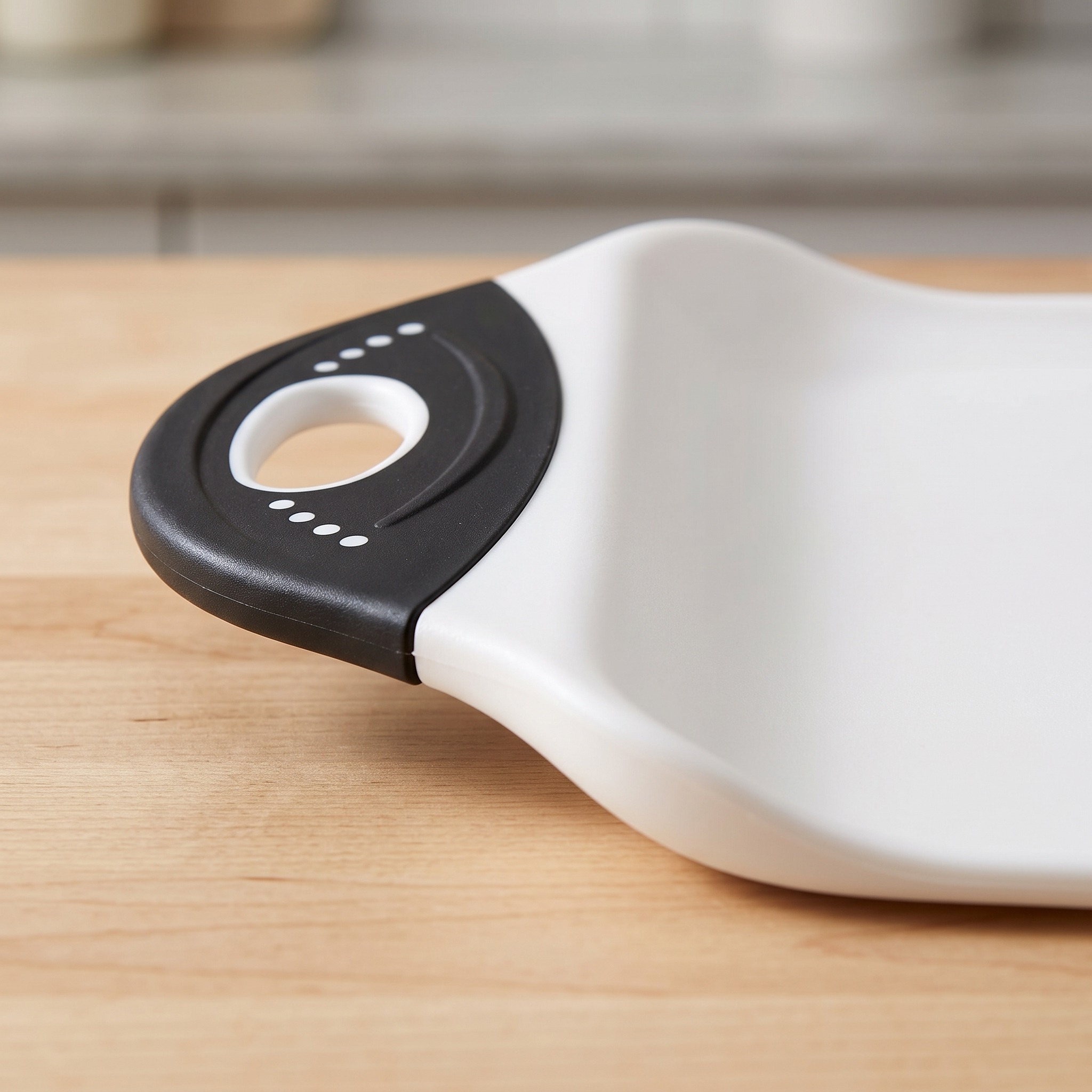 Scoop Cutting Board with Curved Sides and Grip Handle, photo 4 of 6