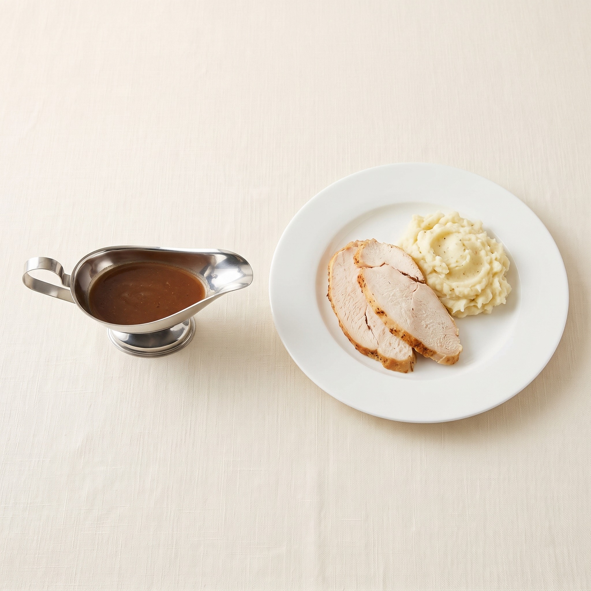 8 oz Gravy Boat with Pedestal Base and Handle, photo 3 of 5