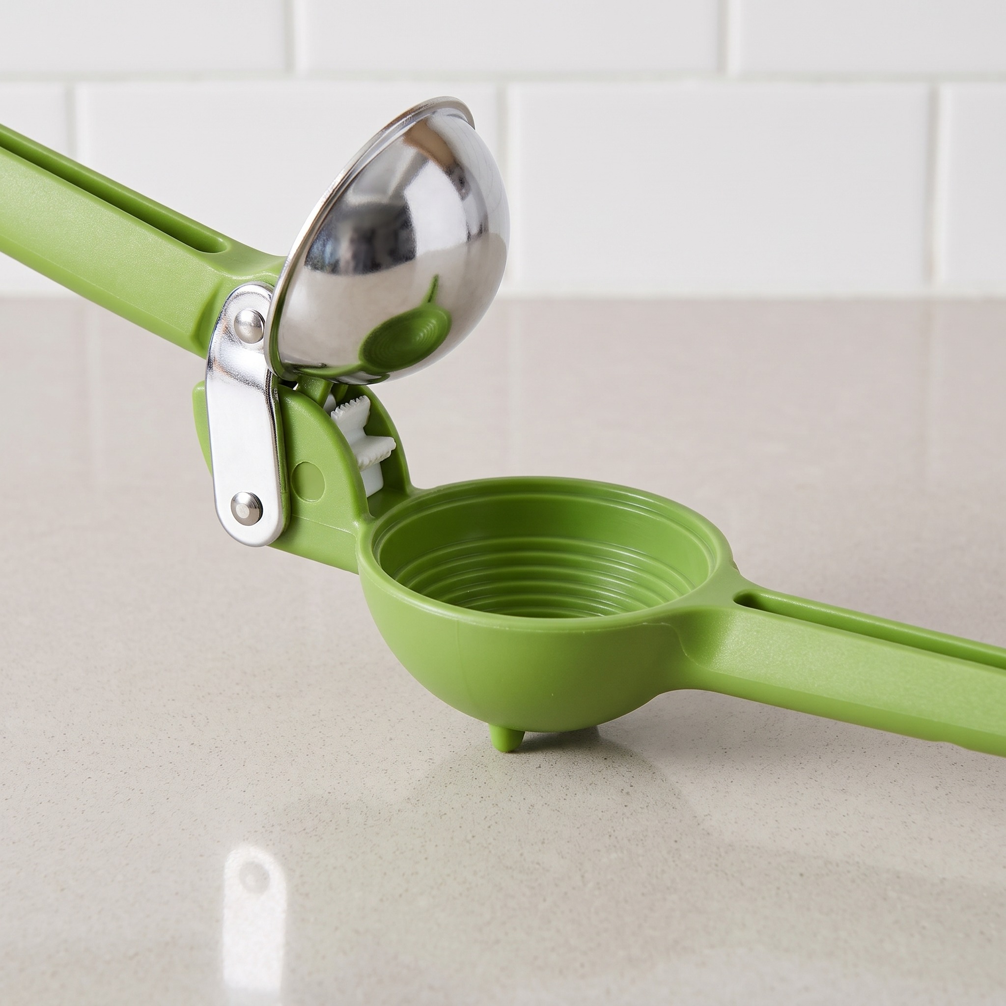 Manual Citrus Juicer with Dual Gears, Lime Green, photo 4 of 5